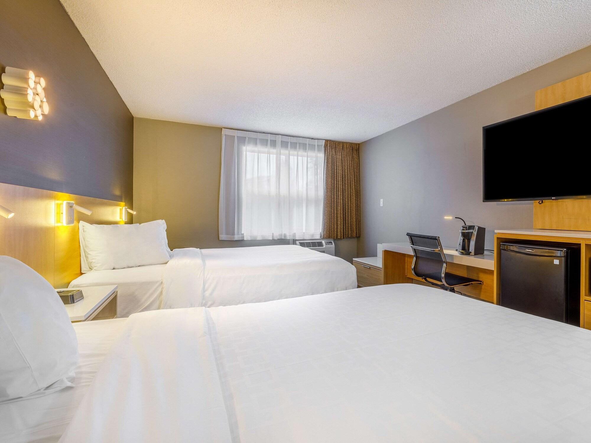 Clarion Pointe Quebec Airport Hotel Exterior photo