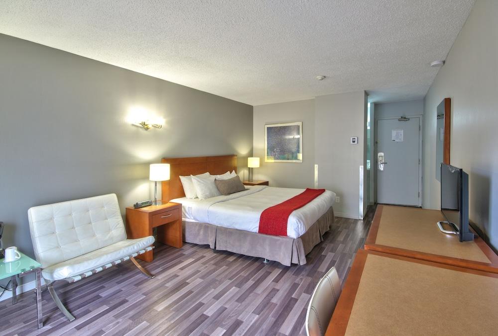 Clarion Pointe Quebec Airport Hotel Exterior photo